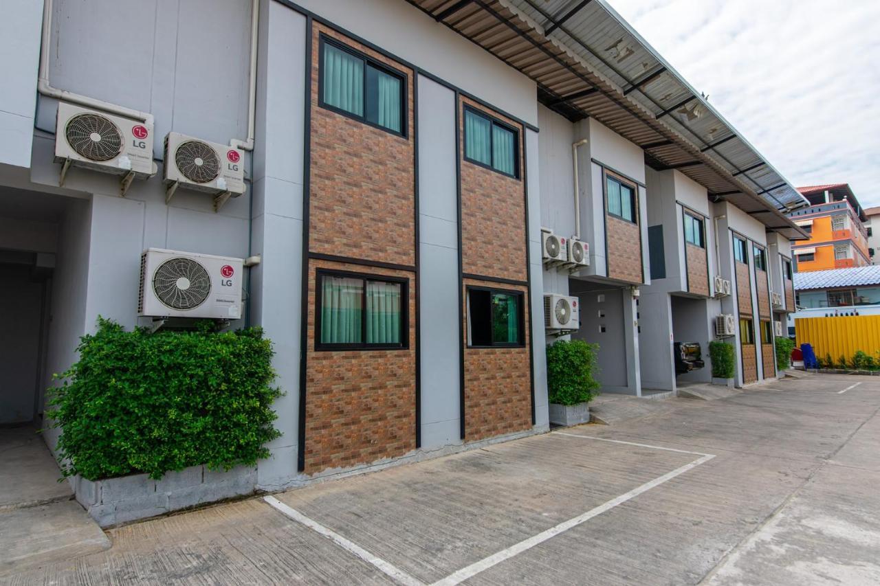 Hotel Matini Klong1 à Rangsit Extérieur photo