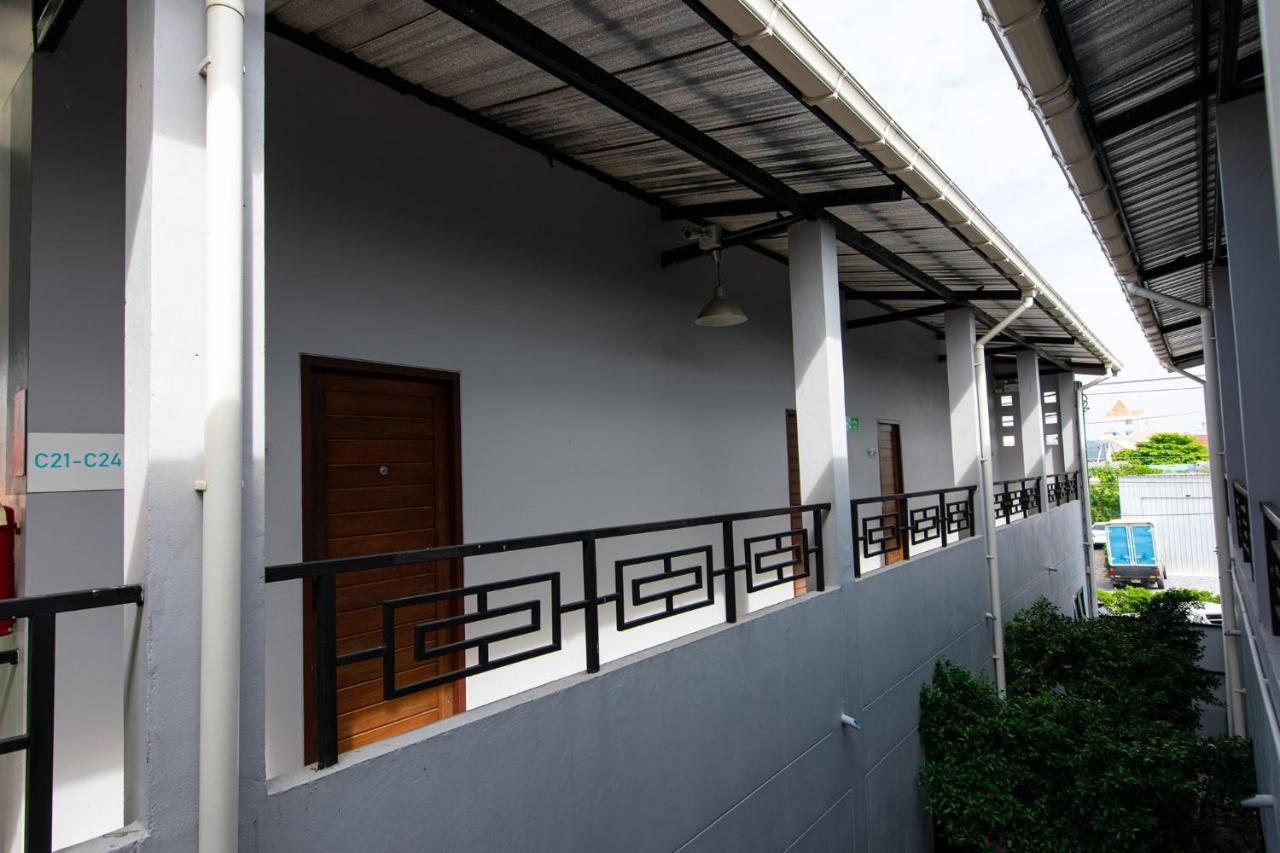 Hotel Matini Klong1 à Rangsit Extérieur photo