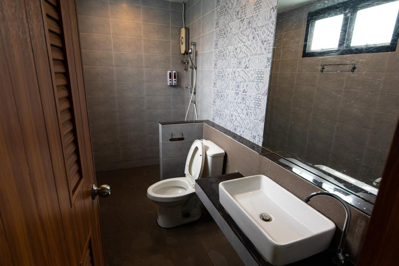 Hotel Matini Klong1 à Rangsit Extérieur photo