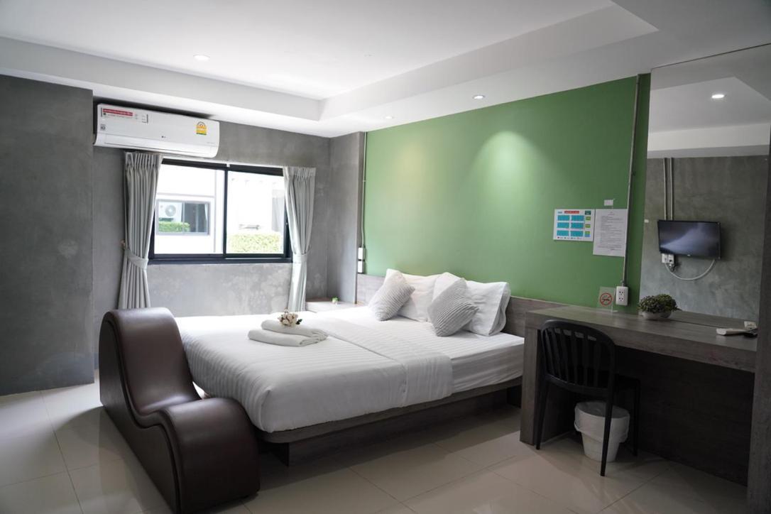 Hotel Matini Klong1 à Rangsit Extérieur photo